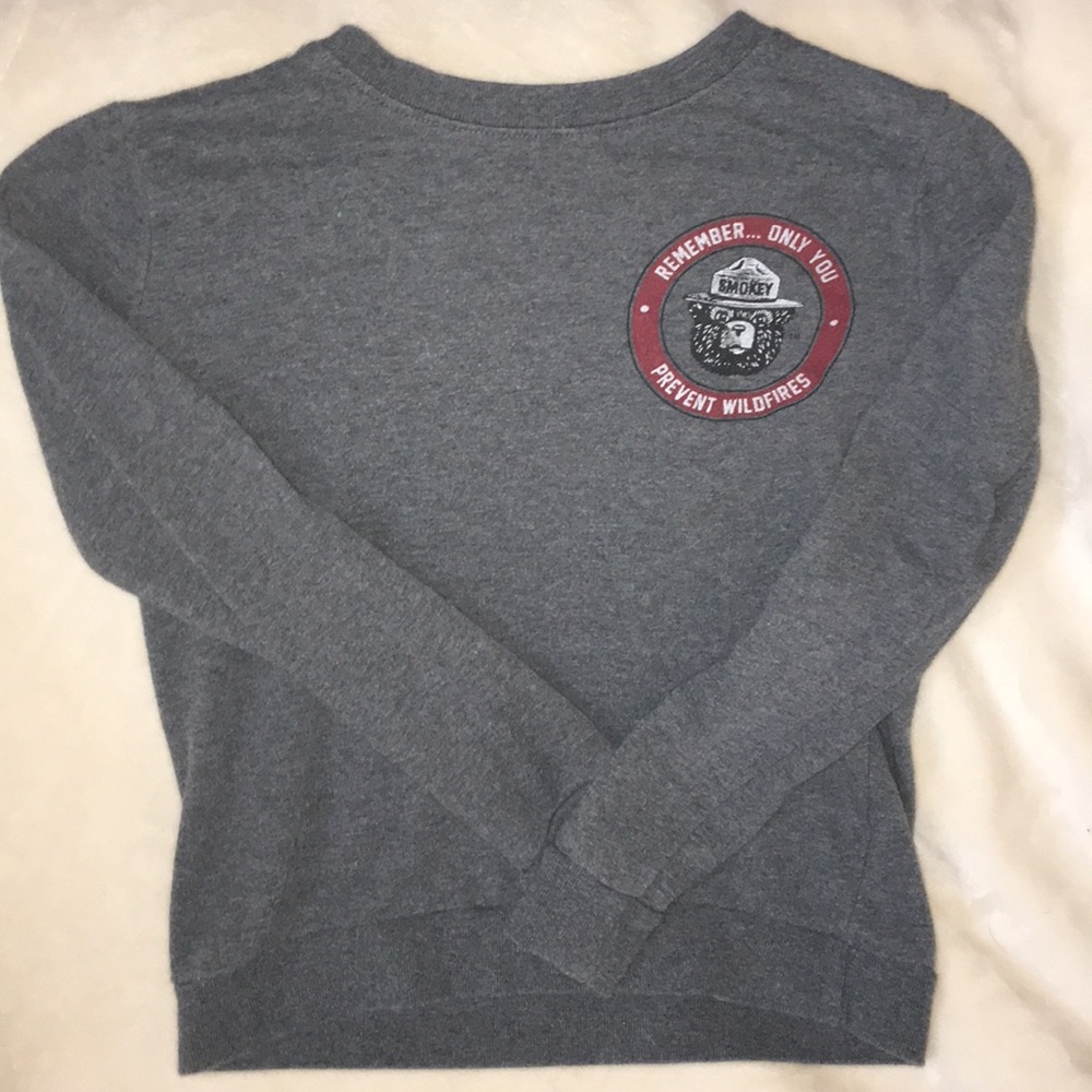 Lightweight pullover sweater